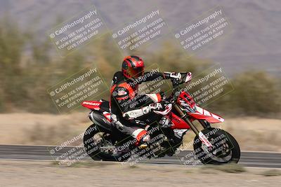 media/Dec-01-2025-Moto Forza (Mon) [[2daa91e15f]]/3-Beginner Group/Session 2 (Turn 7 Inside Pans)/